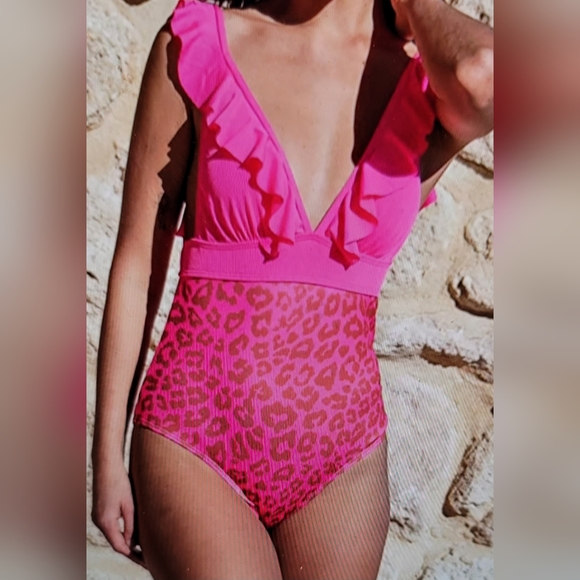 NWT  ADORABLE SEXY OPEN BACK V NECK MONOKONI RUFFLE BATHING SUIT LARGE - Picture 3 of 11